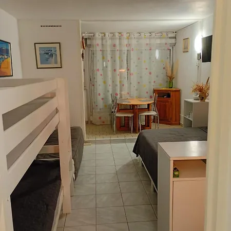 Jolie Avec Piscine Prive Apartment *